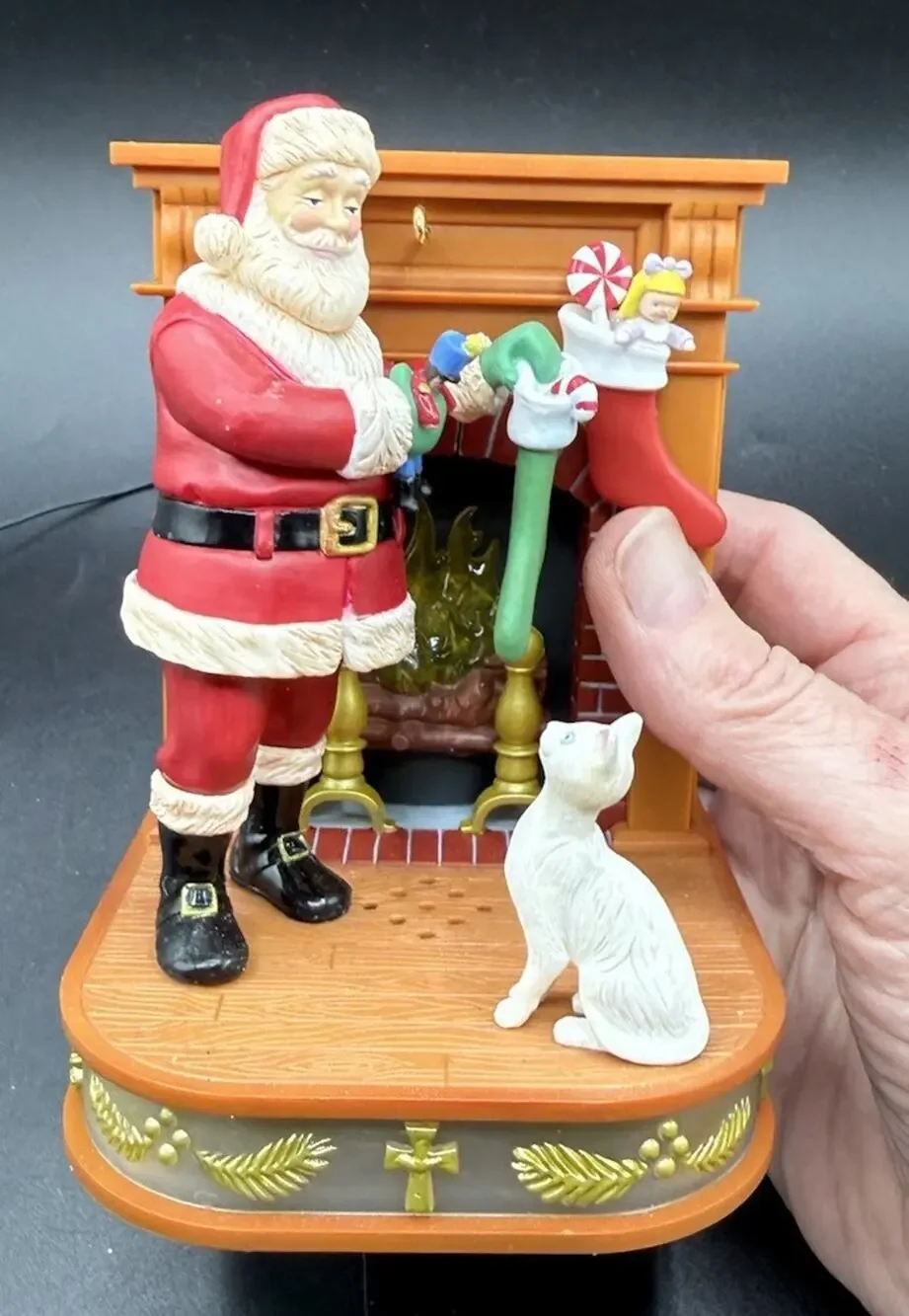 Hallmark Magic Cord Orn Once Upon A Christmas #8 Stockings Hung With Care Lo24
